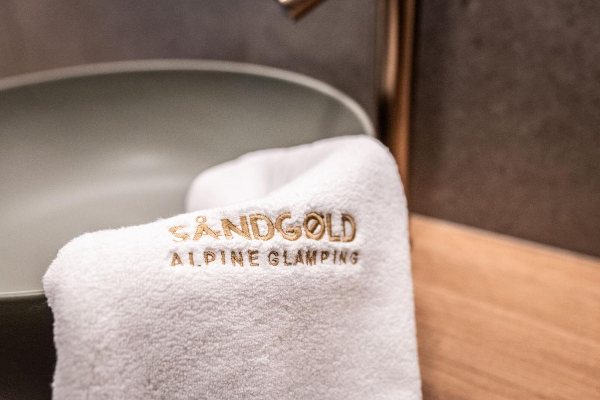 Sandgold Alpine Glamping 캄포투레스 외부 사진